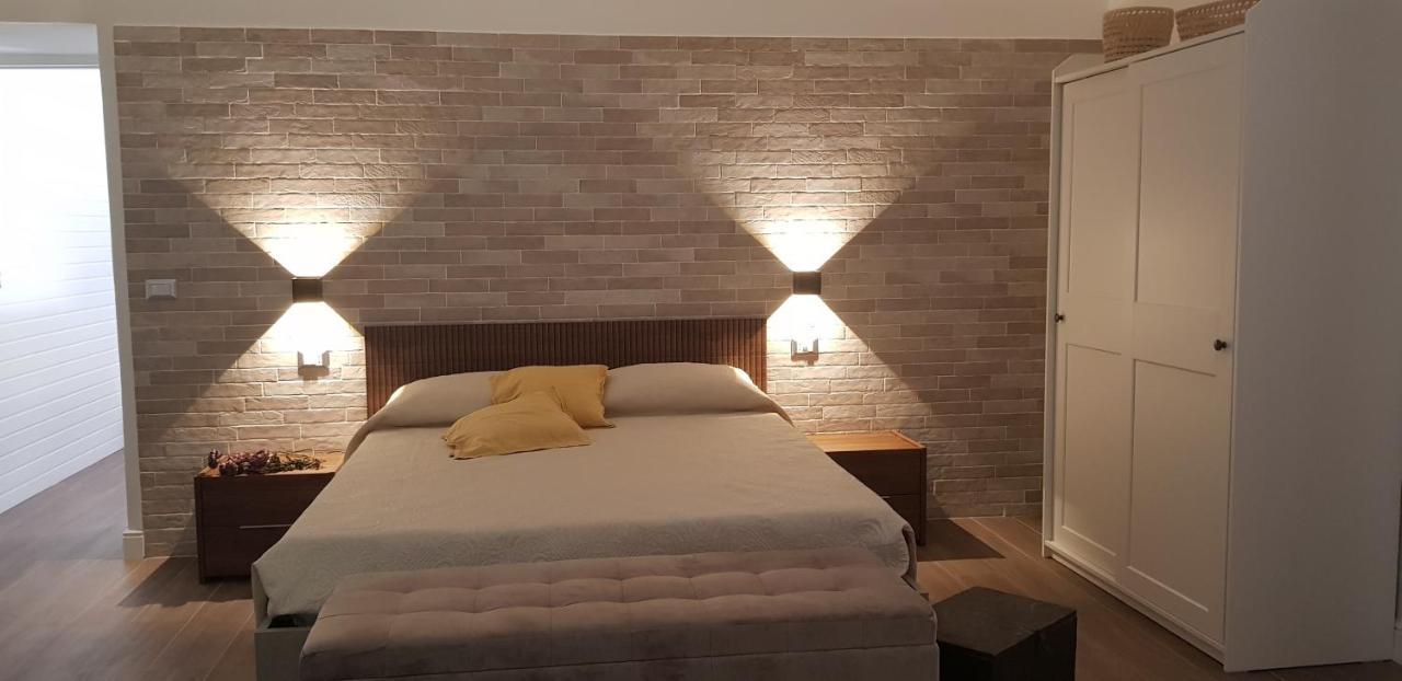 Casa Rosamari - Su Lago Di Posta Fibreno, Appartamento Con Camino Exterior foto